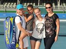 Martina Navrátilová se svou enou Julií a jejími dcerami Emmou a Victorií