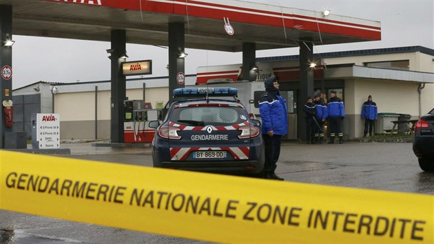 Brati Chrif a Said Kouachiov pepadli podle svdk benzinovou stanici u msta Villers-Cotterets (8. ledna 2015)