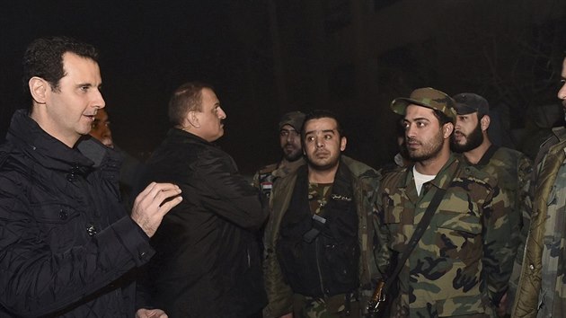Syrsk prezident Asad navtvil vojky (31. prosince 2014).