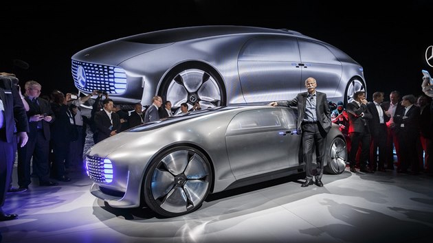 Mercedes F 015 Luxury in Motion a f automobilky Dieter Zetsche