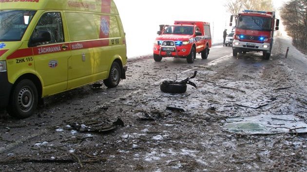 Nehoda na silnici mezi Broumovem a Nchodem si vydala lidsk ivot. (6. 1. 2015)