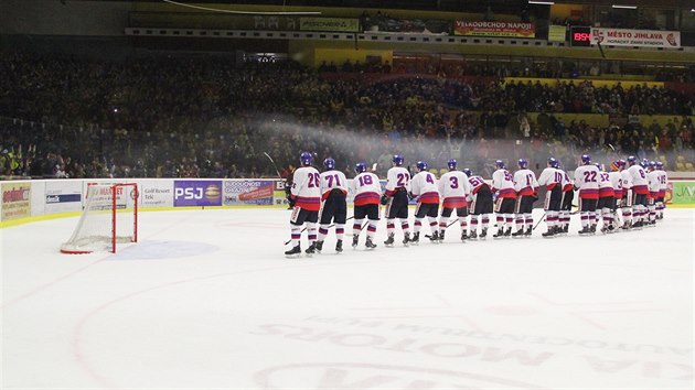 Hokejist eskch Budjovic zdrav v Jihlav sv fanouky.