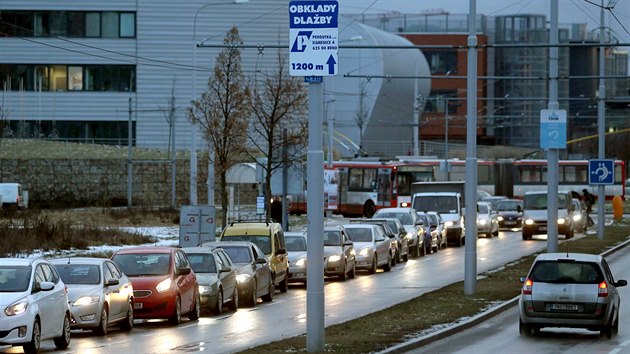 Doprava v Brn houstne kvli zavenm Pisreckm tunelm.