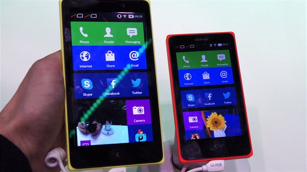 Nokia X a XL na veletrhu MWC v Barcelon