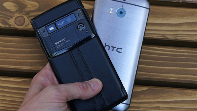 Vertu Signature a HTC One M8