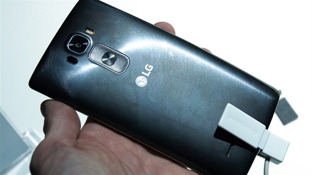 LG G Flex2 na veletrhu CES v Las Vegas