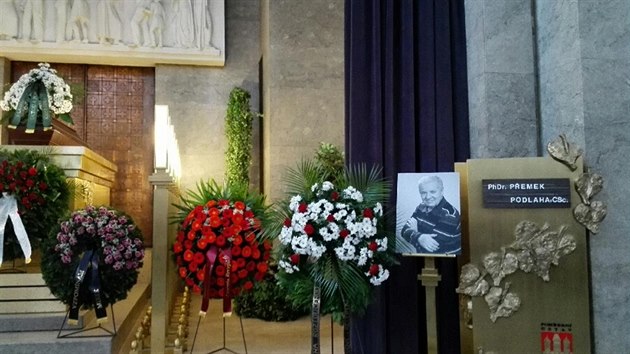 Poheb Pemka Podlahy ve stranickm krematoriu (Praha, 2. ledna 2015)