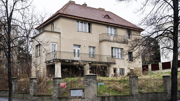 Vila v ulici U krbu v praskch Stranicch, kterou koupil kancl Vratislav Myn (5. 1. 2015).