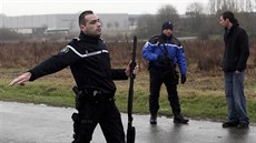 Francouzský policista ve mst Dammartin-en-Goële severn od Paíe (9. ledna...