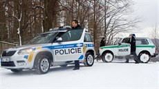 Policisté se na Hejnicku musejí potýkat s náročným terénem a s běžným autem by... Policisté se na Hejnicku musejí potýkat s náročným terénem a s běžným autem by...