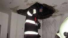 Požár střechy v Pržně na Vsetínsku. Požár střechy v Pržně na Vsetínsku.