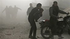 Pedmstí Damaku zasáhl letecký útok, podle rebel za ním stojí Asadovy síly...
