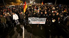 Stoupenci hnutí Pegida demonstrují v Dráanech
