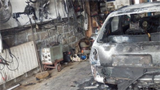 Pi poáru v díln se popálil opravá auta.