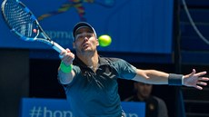 Český tenista Adam Pavlásek v duelu s Italem Fogninim. Český tenista Adam Pavlásek v duelu s Italem Fogninim.