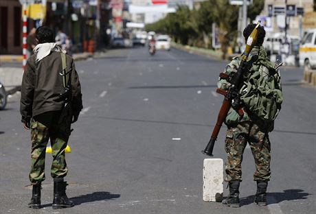 Jementí povstalci v Sanaa (19. ledna 2015).