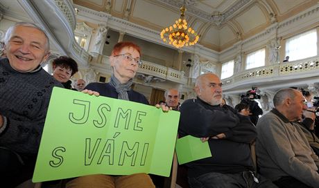 Milo Zeman se v Chrudimi setkal s obany ve velkém sále Chrudimské besedy....