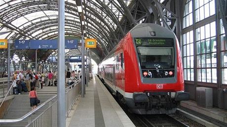 Z Plzn do Mnichova lze vlakem dojet za pár stokorun. Výhodné jízdenky ale prodávají jen v Praze. (Ilustraní snímek)