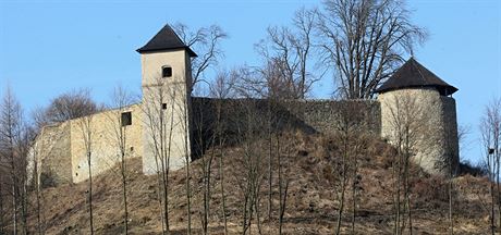 HRAD BRUMOV. První písemná zmínka o nm pochází z roku 1255, oputný je od...