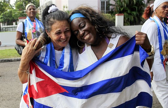 Kubánské disidentky Aide Gallardová (vlevo) a Sonia Garrová po svém proputní...