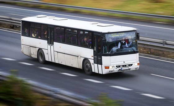 Mzdy ofér se zvýí ze souasných 71,60 korun na hodinu na 98,10 korun (ilustraní snímek).