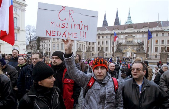 Manifestace proti islámu ped Praským hradem (16. ledna 2015 )