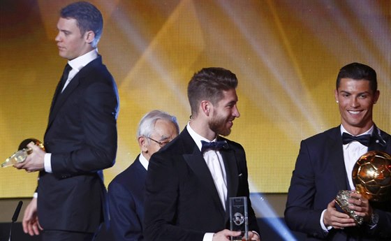 Nmecký branká Manuel Neuer (vlevo), tetí v anket Zlatý mí, na slavnostním...