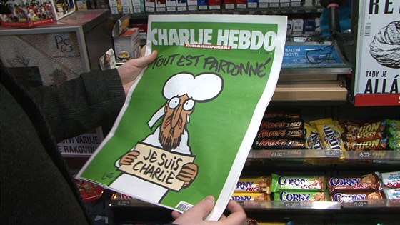 Titulní strana satirického týdeníku Charlie Hebdo po paíských útocích.