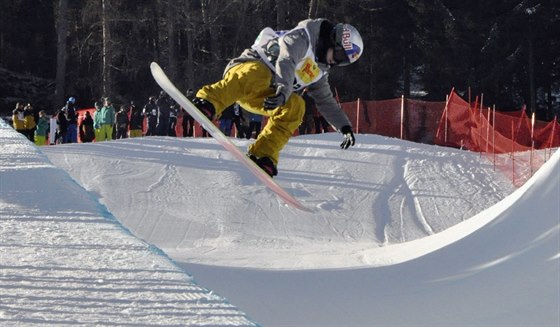 eská snowboardistka árka Panochová v kvalifikaci závodu v U-ramp na MS v...