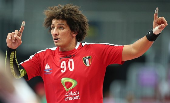 Egyptský házenká Aly Mohamed bhem utkání MS s Francií.