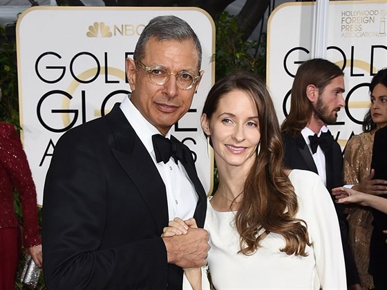 Jeff Goldblum a Emilie Livingstonová (Beverly Hills, 11. ledna 2015)