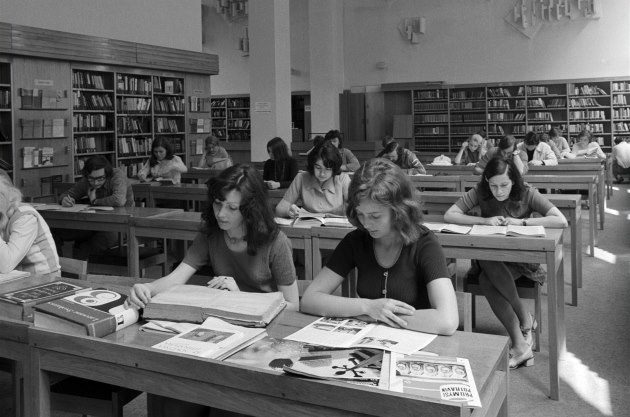 tenái v Mstské lidové knihovn, rok 1974