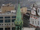 Výhled z ikmé ve kostela Nanebevzetí Panny Marie na centrum Ústí nad Labem.