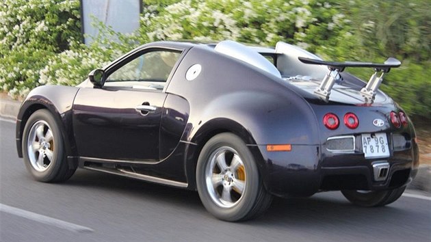 Replika Bugatti Veyron na podvozku Maruti od firmy SF Carz