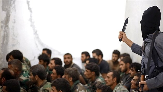 Rakk, Srie. Bojovnk Islmskho sttu hroz zajatm vojkm syrskho prezidenta Bara Asada (27. srpna 2014)