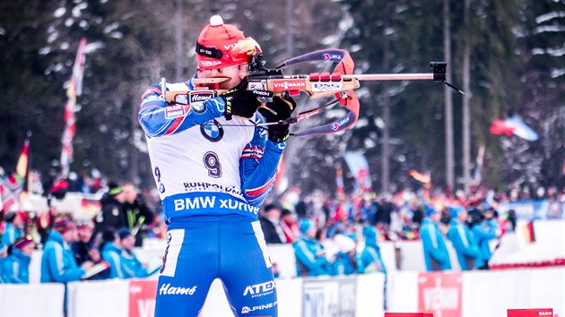 PARDN STELBA. Michal lesingr si na stelnici v Ruhpoldingu v zvod s hromadnm startem vedl skvle.