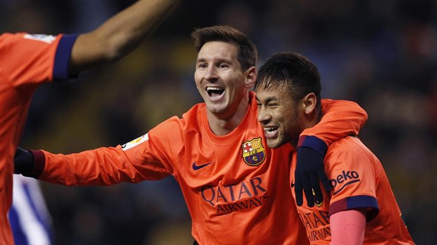 HVZDY SLAV. Z glu se raduj Neymar (vpravo) a Lionel Messi.