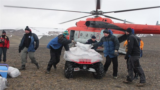 Na stanici se letos dostaly i dv ternn tykolky ArcticCat, kter vznamn usnadn vdeckou prci v ternu a zv i bezpenost pohybu vdc.