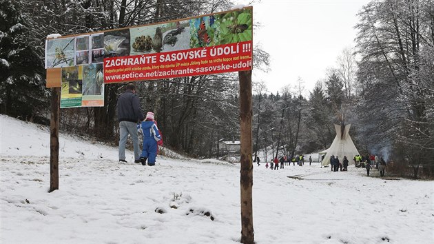 Happening proti stavb mostu pes Sasovsk dol v Jihlav