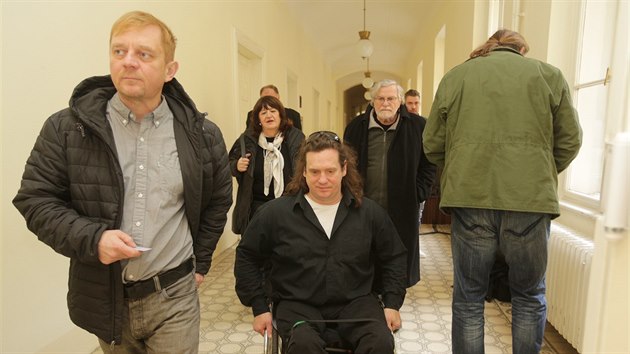 Herci Jan Potmil a Petr tvrtnek u Mstskho soudu v Praze (14. ledna 2015)