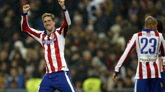 Fernando Torres a Atlétika Madrid se raduje z gólu v pohárovém derby s Realem...