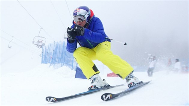 Tom Kraus na slavnostnm oteven drhy pro profesionln i amatrsk snowboardisty a lyae v Harrachov.