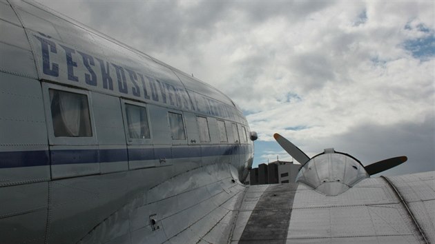 Letoun DC-3 v barvách eskoslovenských aerolinií