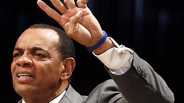 Lionel Hollins dolauje hru Brooklynu Nets.