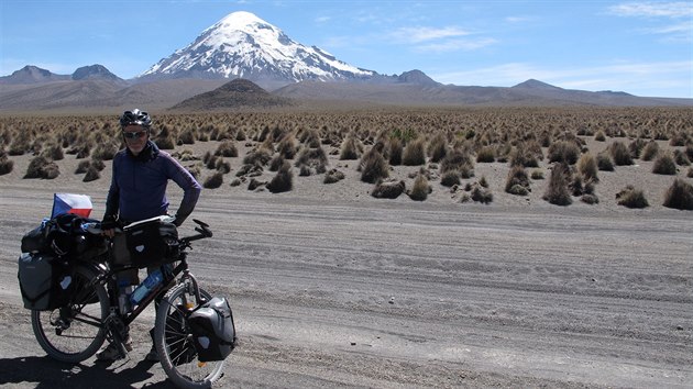 Bolivie, Altiplano, v pozad sopka Sajama