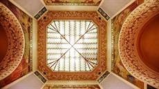 Vládní salonek na praském hlavním nádraí, zdobený strop v pedsálí