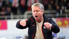S výkonem Slavie nemohl být trenér Dušan Gregor ani trochu spokojen. S výkonem Slavie nemohl být trenér Dušan Gregor ani trochu spokojen.