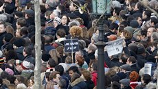 Ulice se zaaly zaplovat u bhem dopoledních hodin (11. ledna)