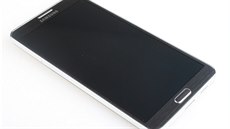 Samsung Galaxy Note 3 vypadá ve skutenosti jet o mnoho lépe a ostudu rozhodn dlat nebude.