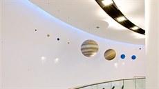 Hradecké planetárium láká také na interaktivní expozici a modely planet.